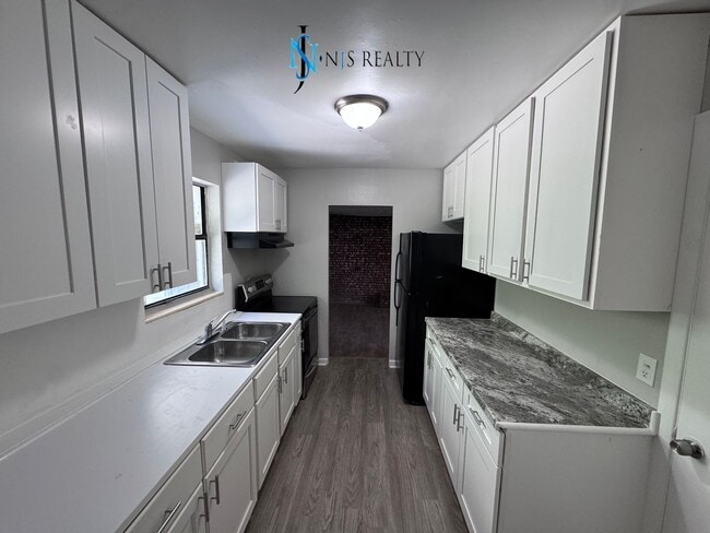 Building Photo - BEAUTIFUL 3/1 large 1417 sq ft home with N...