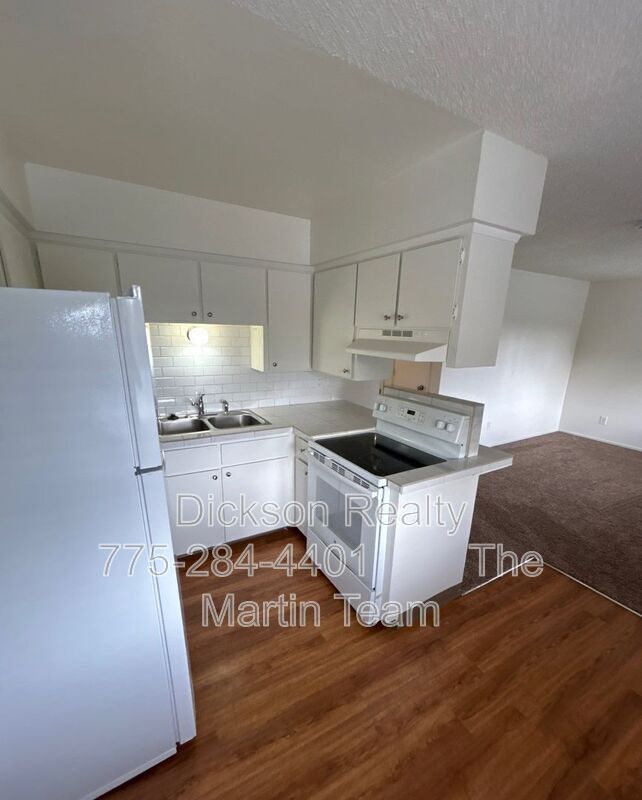 Building Photo - 901 Virbel Ln