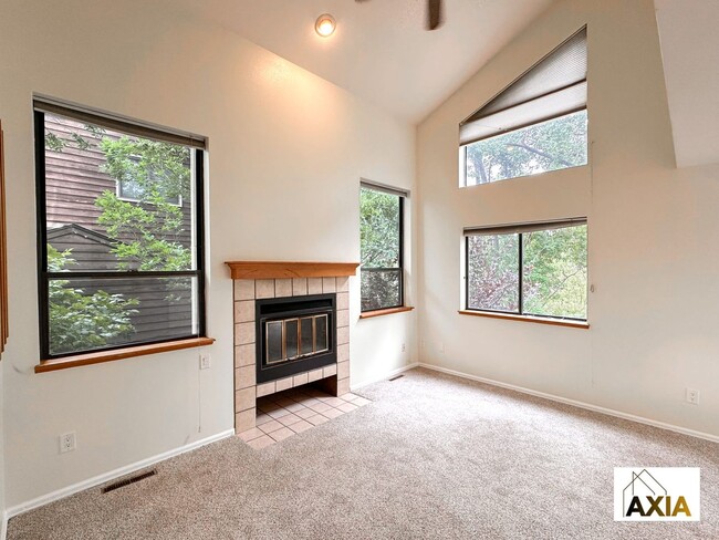 Photo - 4BD/2BA Fall Pre-Lease in Quiet Neighborhood! House