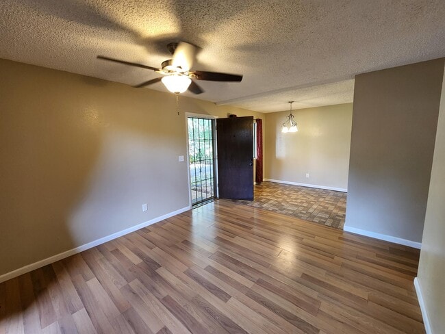 Building Photo - 2069 California Ave