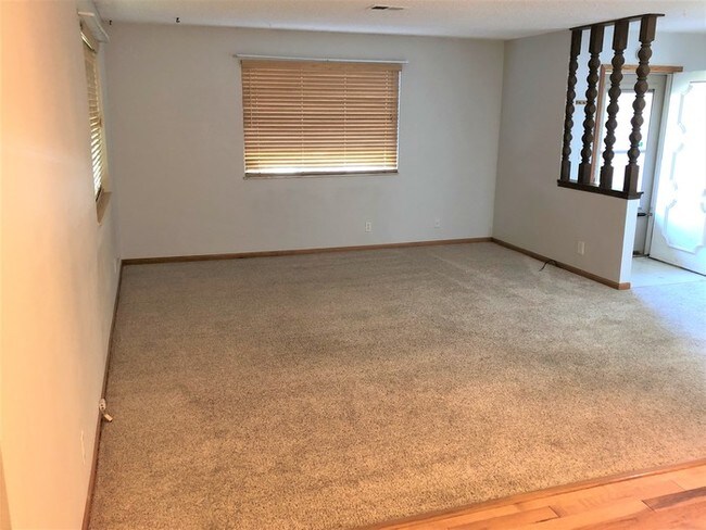 Building Photo - Gorgeous Condo in Thornton