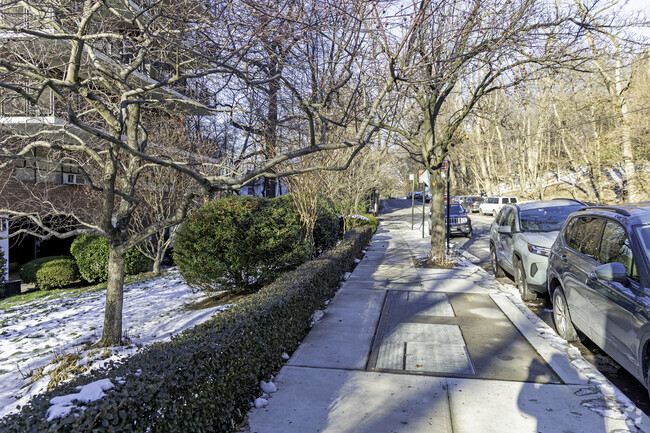 Walkway - Highpoint on the Hudson