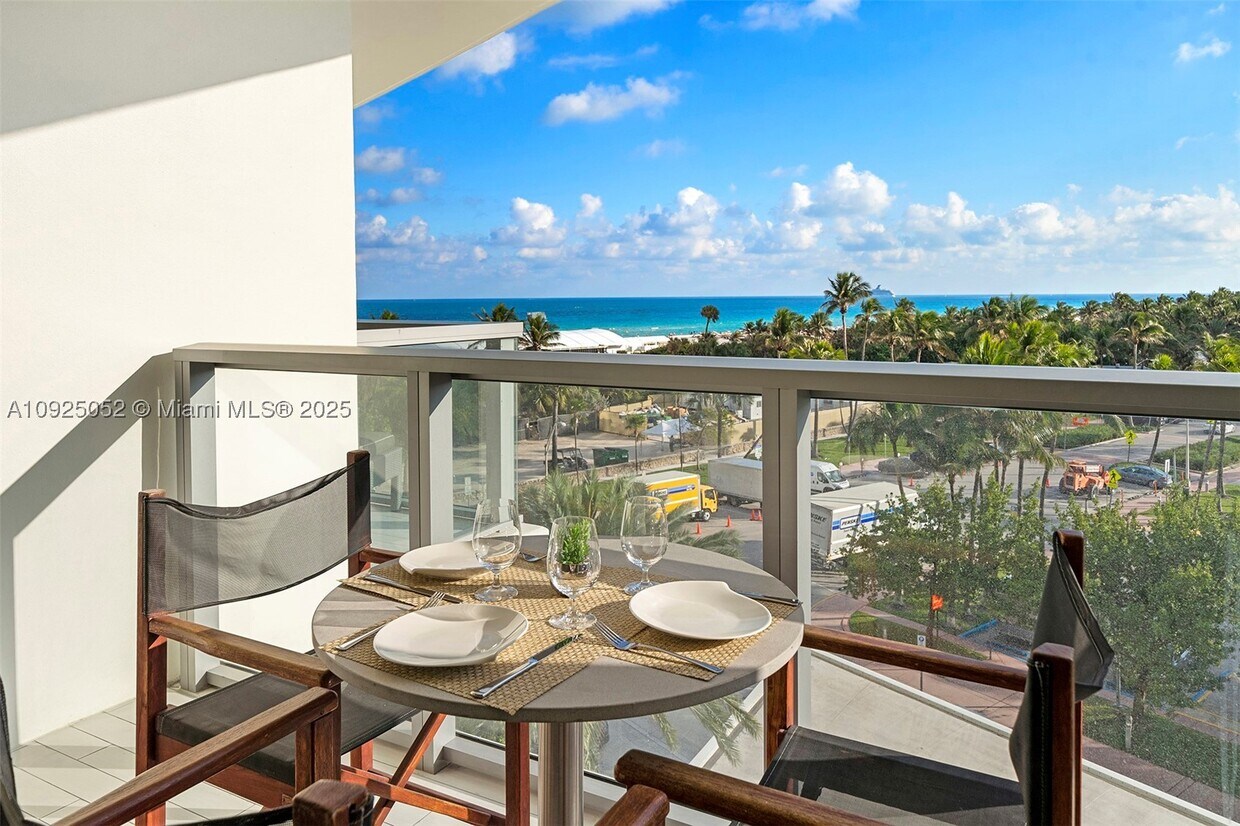 Building Photo - 2201 Collins Ave
