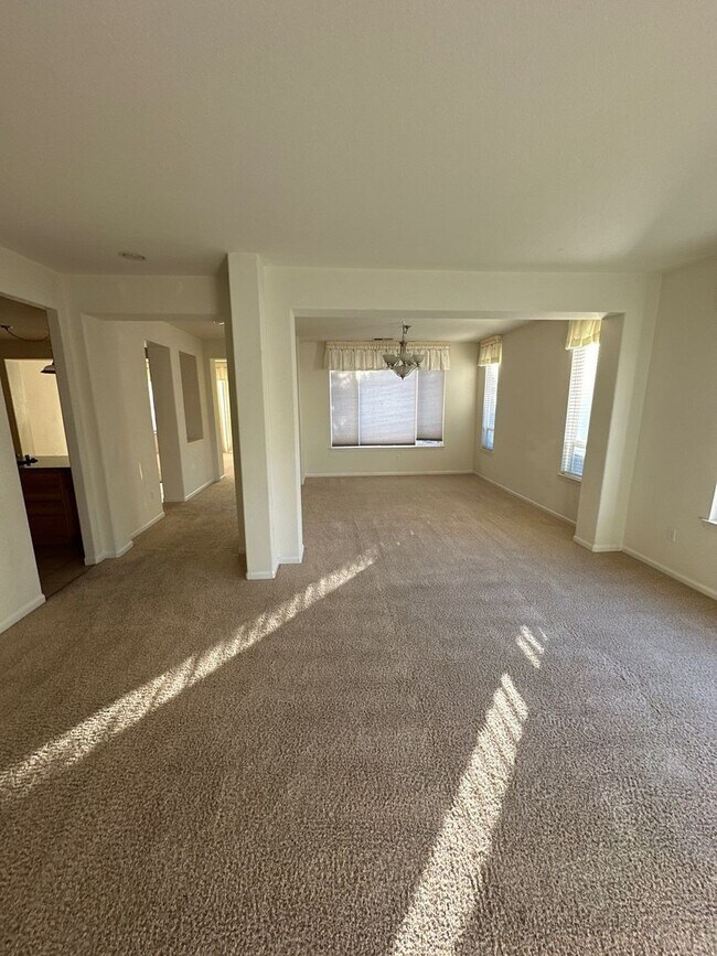 Building Photo - 480 Haleb Court Reno, NV 89521