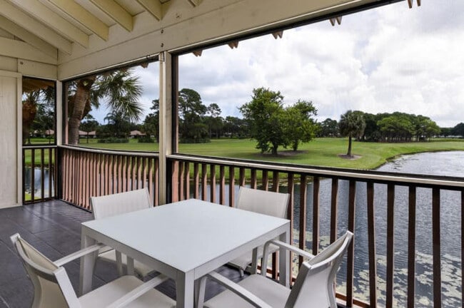 Building Photo - 653 Brackenwood Cove