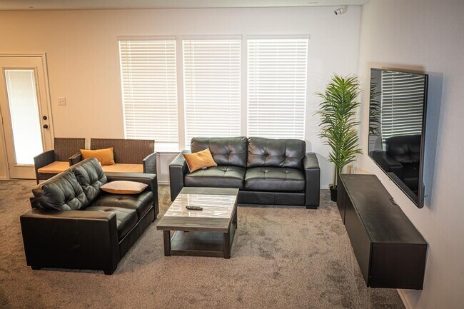 Foto del edificio - 13808 Eleanor Roosevelt St