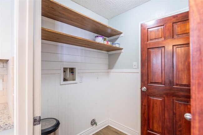 Foto del edificio - 4015 Postwood Dr