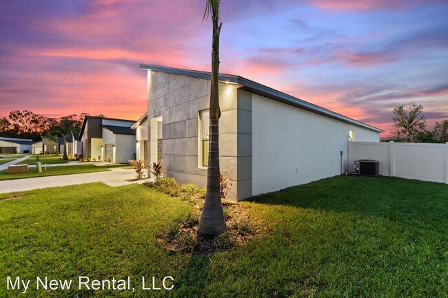 Building Photo - 4 br, 2 bath House - 330 Royal Palm Way