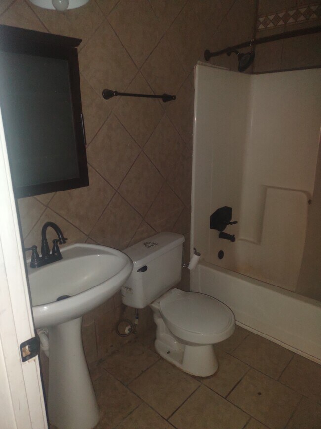 Foto del edificio - 1605 Wilder Pl