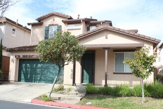 Building Photo - 524 Rosewood Ln