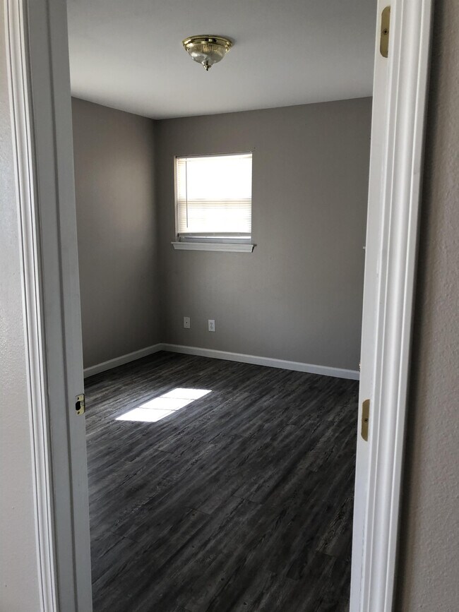 Foto del edificio - 4651 Sierra Hills Rd