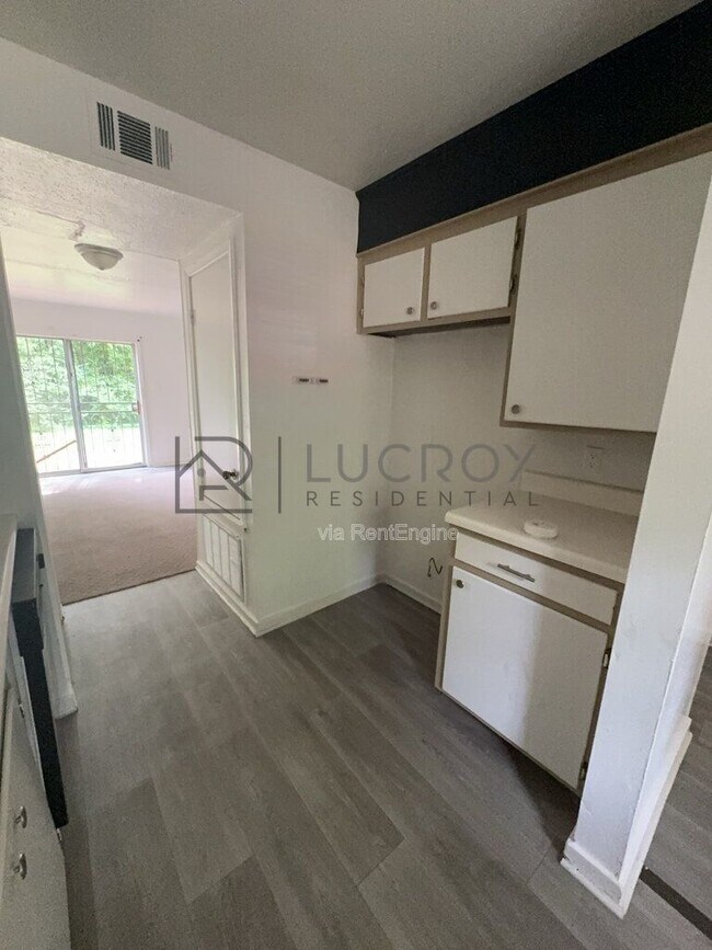 Foto del edificio - 2136 East Dr