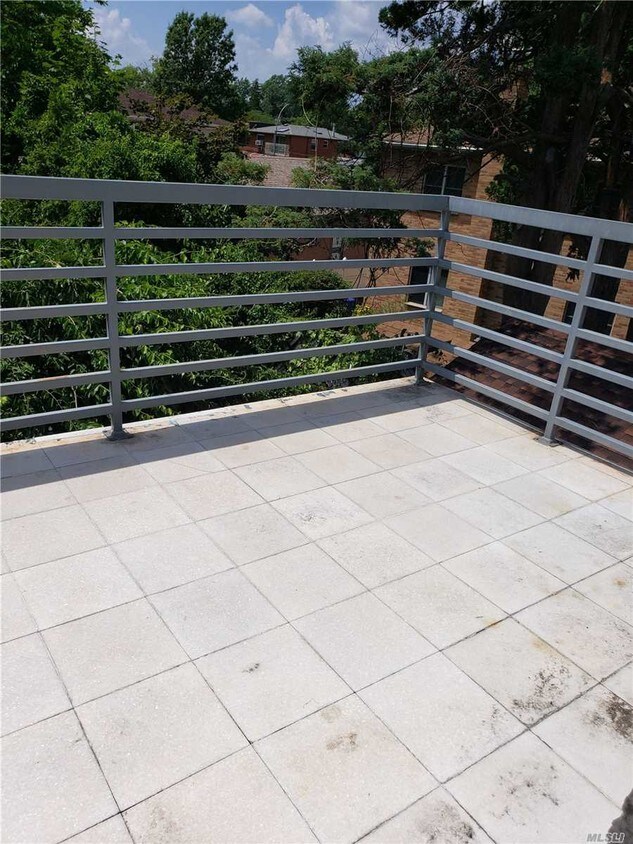 Foto del edificio - 57-00 223rd St