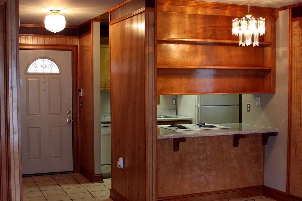 Foyer, Dining Pass Thru & Kitchen - 416 Goodlett Ave NW
