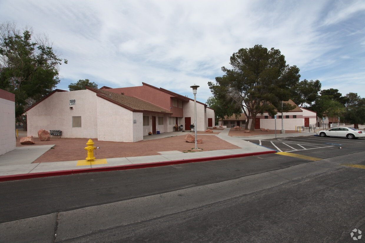 Foto del edificio - Vera Johnson Manor A