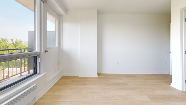 Building Photo - 5120 Earnscliffe