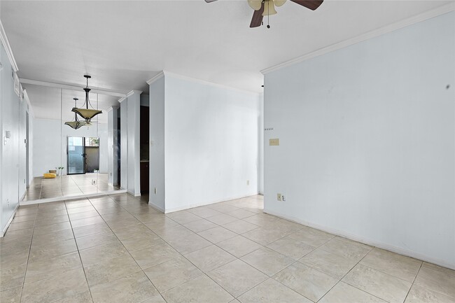 Building Photo - 10051 Westpark Dr