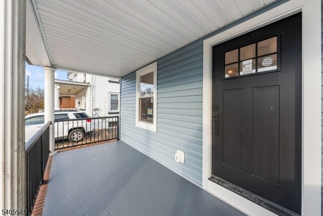 Building Photo - 80 Anderson St