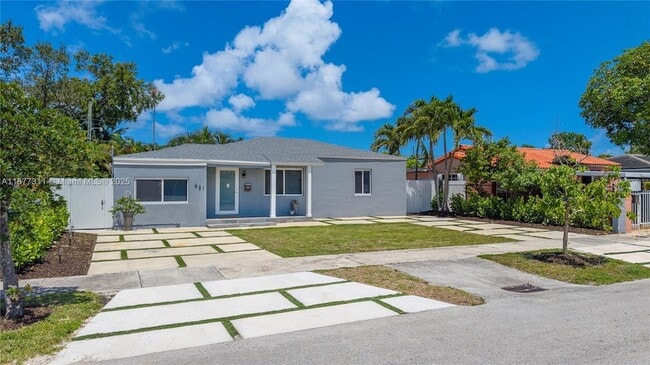 Building Photo - 921 NW 30th Ct
