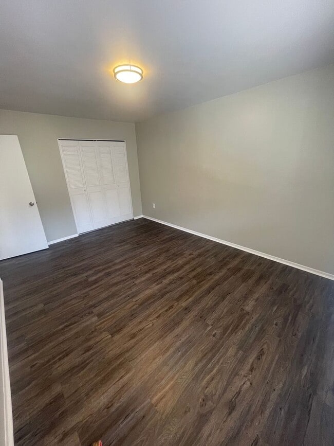 Foto del edificio - Recently Renovated 2 Bed, 1 Bath Condo for Lease NOW!
