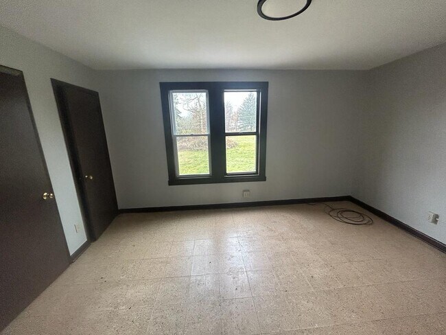 Foto del edificio - 22 E Dennick Ave