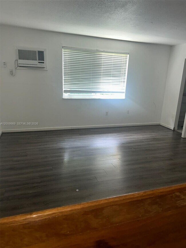 Foto del edificio - 7000 NW 186th St