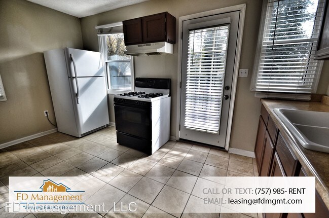 Foto del edificio - 2 br, 1 bath House - 8 Mitchell Rd