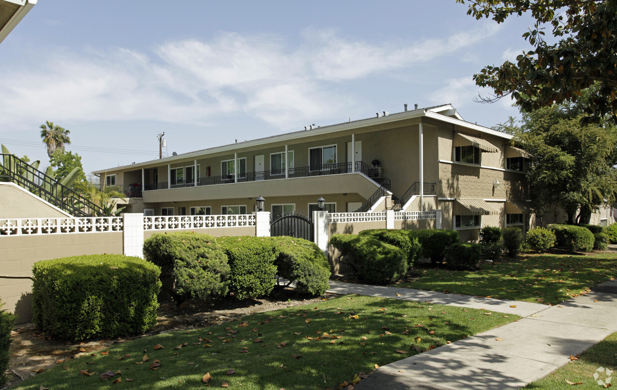 Primary Photo - Spruce Apartment Homes
