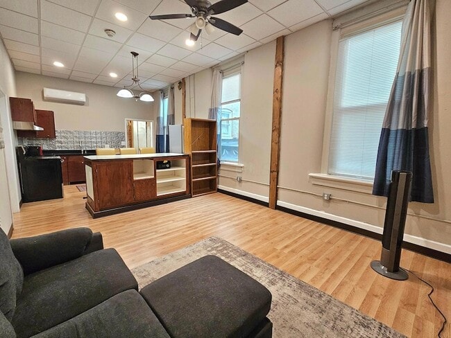 Foto del edificio - 4 N Park Pl