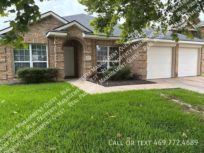 Photo - 2816 Blue Heron Drive- House