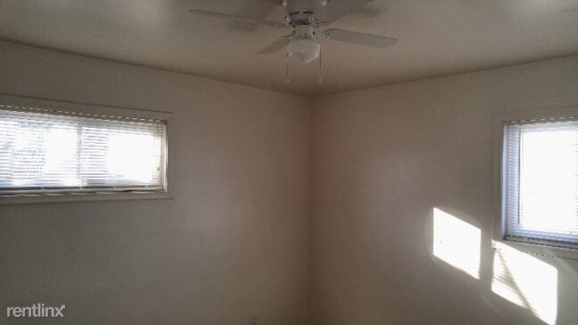 Foto del edificio - 11572 Grant St