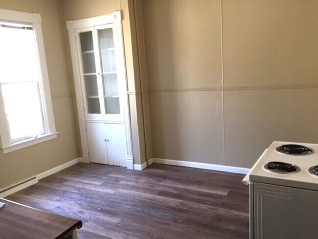 Foto del edificio - 252 W 10th St