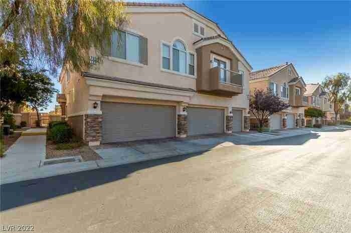 Foto principal - 7056 N Caribou Ridge St