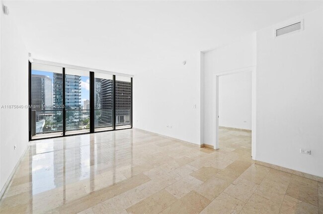 Foto del edificio - 88 SW 7th St