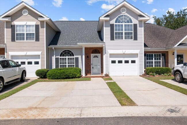 Building Photo - 229 Nicklaus Ct