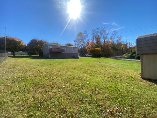 Building Photo - 1808 Mikonda Dr