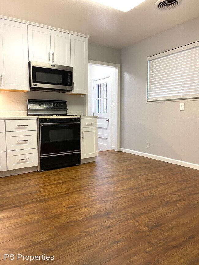 Foto del edificio - 13417 Mountain View Ave NE