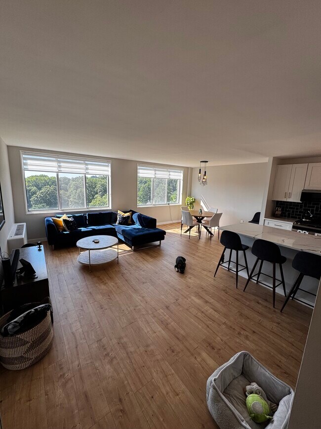 Foto del edificio - 6641 Wakefield Dr