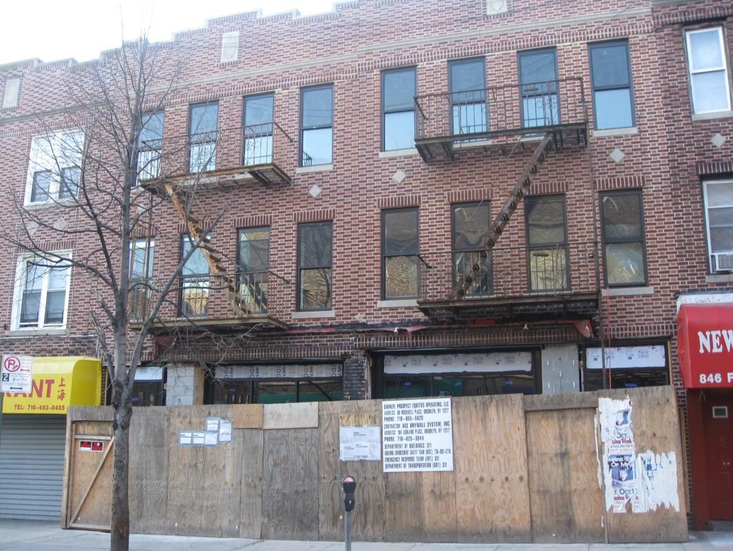 Primary Photo - 850 Franklin Ave