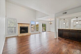Building Photo - 1821 Westlake Dr