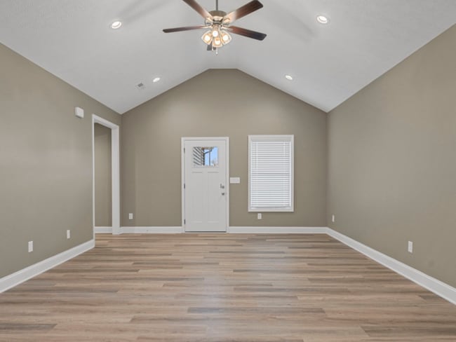 Foto del edificio - 1346 Rhythm Ln
