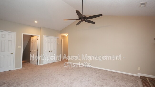 Building Photo - 2914 Iron Gate Ln