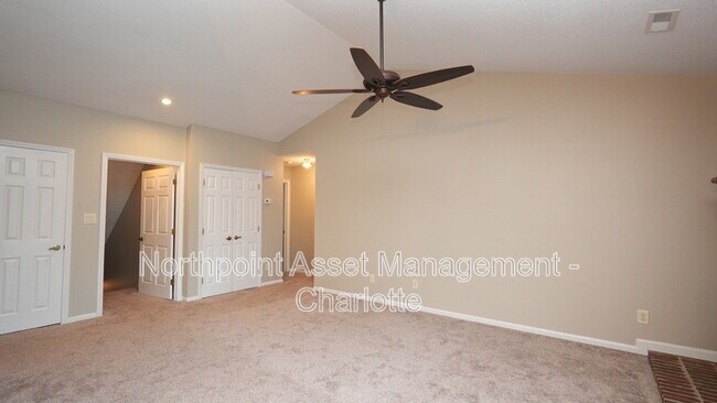 Foto del edificio - 2914 Iron Gate Ln