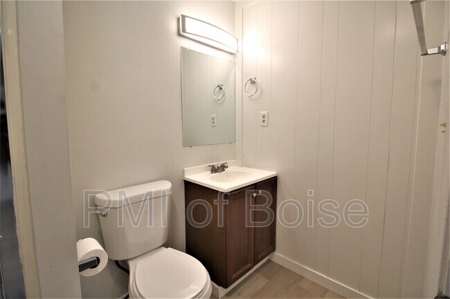 Foto del edificio - 3238 W Malad St