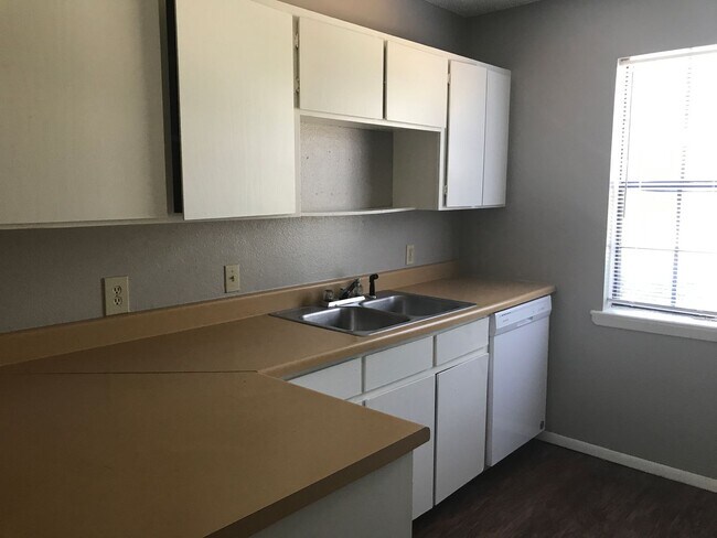 Foto del edificio - 3/2 PTISD Fenced yard and pet friendly