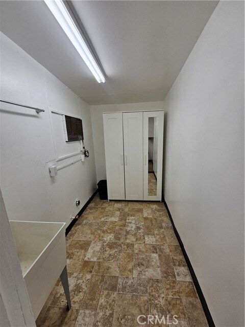 Foto del edificio - 810 Bloomington Ave