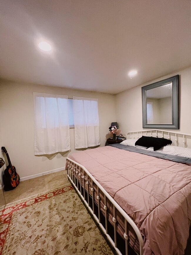 Building Photo - 6001 6th Ave SE