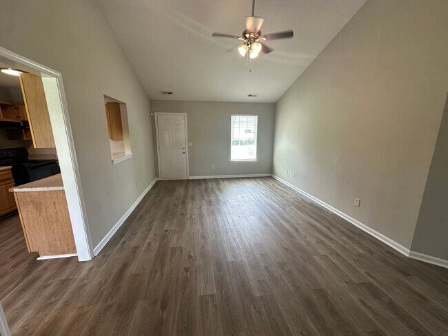 Foto del edificio - 4605 Palm Breeze Ln
