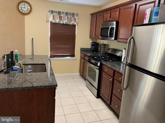 Building Photo - 10 Old Stock Ln