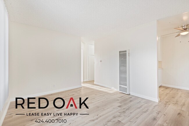 Foto del edificio - 16711 Civic Center Dr